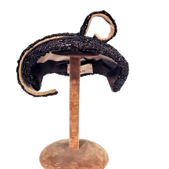 1950s True Vintage Small Brown Straw Hat With A Stylized Loopy Bow Design On Top - Picture 1 of 6